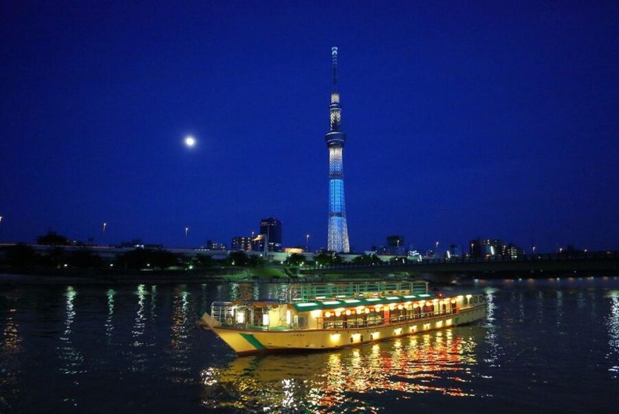 Tokyo Bay: Traditional Japanese Yakatabune Dinner Cruise - Tokyo Skytree and Rainbow Bridge from the top deck: the best photos come when you look up
