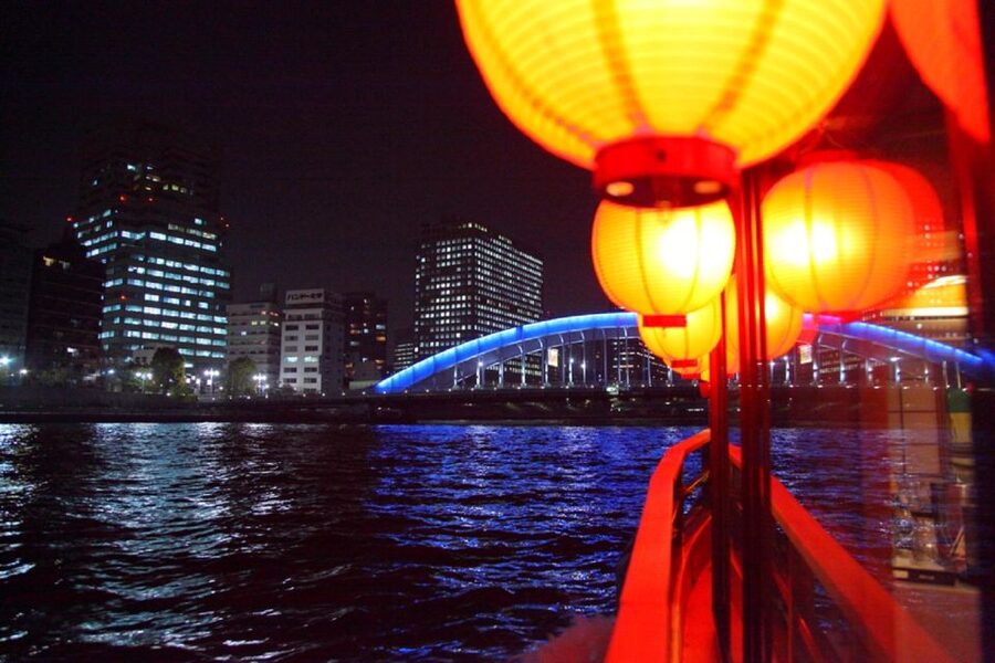 Tokyo Bay: Traditional Japanese Yakatabune Dinner Cruise - Dining room setup: air-conditioning, low tables, and shared seating