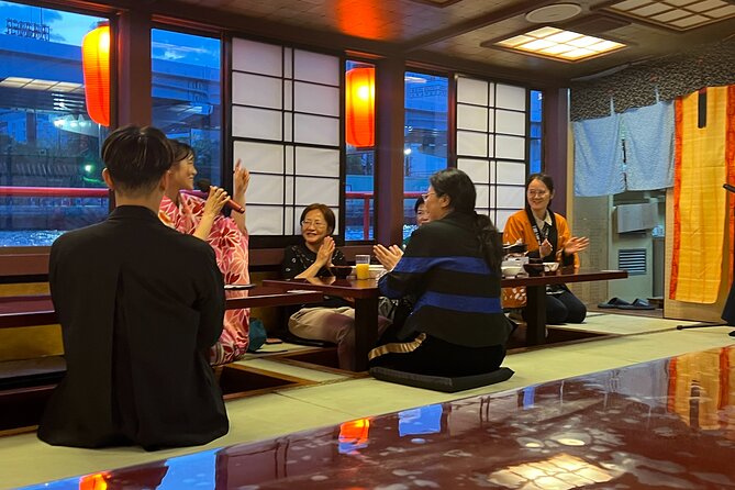 Tokyo Bay Yakatabune Cruise with Traditional JapaneseShow Drinks - Shoes off, shared seating, and how to choose the spot you want