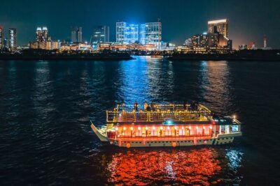 Tokyo Bay Yakatabune Dinner/Day Cruise with Japan Show and Drinks