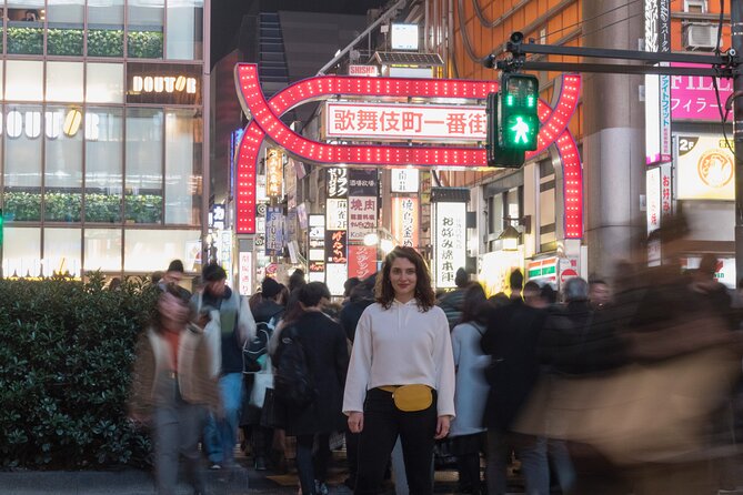 Tokyo by Night Photography Tour (Private Option Available) - Kabukicho at night: neon corners, fast pacing, and what to wear