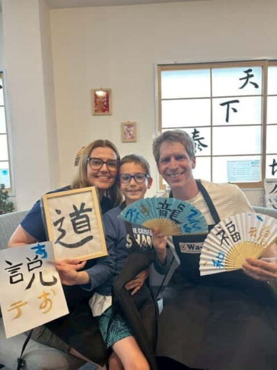 Calligraphy &Make your original folding fan in Asakusa