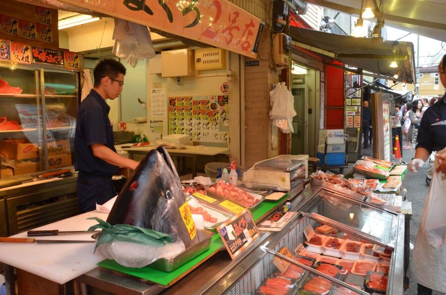 Tokyo: Classic Tsukiji Food Tour - Walking level advanced, plan your body like you plan your appetite