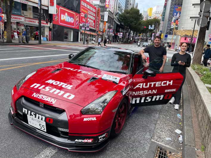 Tokyo: Daikoku Self-Drive R35 GT-R Custom Car Experience - A custom R35 GT-R in Tokyo city traffic