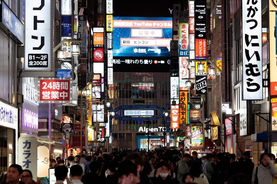 Tokyo: Dark Side of Tokyo Shinjuku Red Light Walking Tour - Golden Gai: micro-bars, strong personalities, and an easy reset
