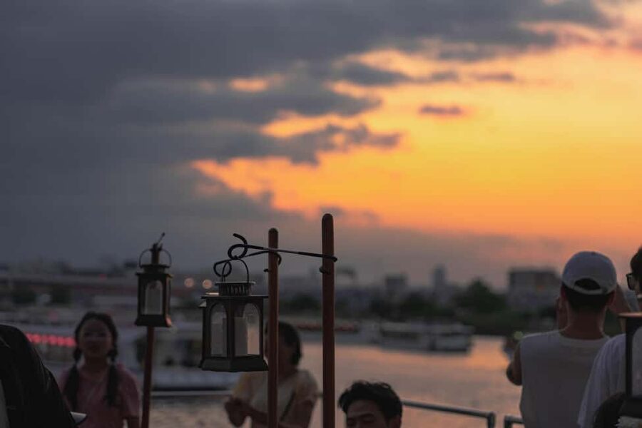 Tokyo Dinner Cruise & Tradition Show & Drinks & Tokyo Tower - Price and value: what $95 gets you in Tokyo Bay