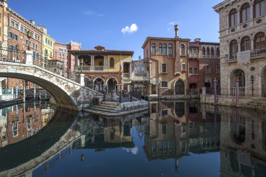 Tokyo Disneyland or DisneySea Ticket & Door to Door Transfer - How the Tokyo Disneyland or DisneySea transfer actually saves you time