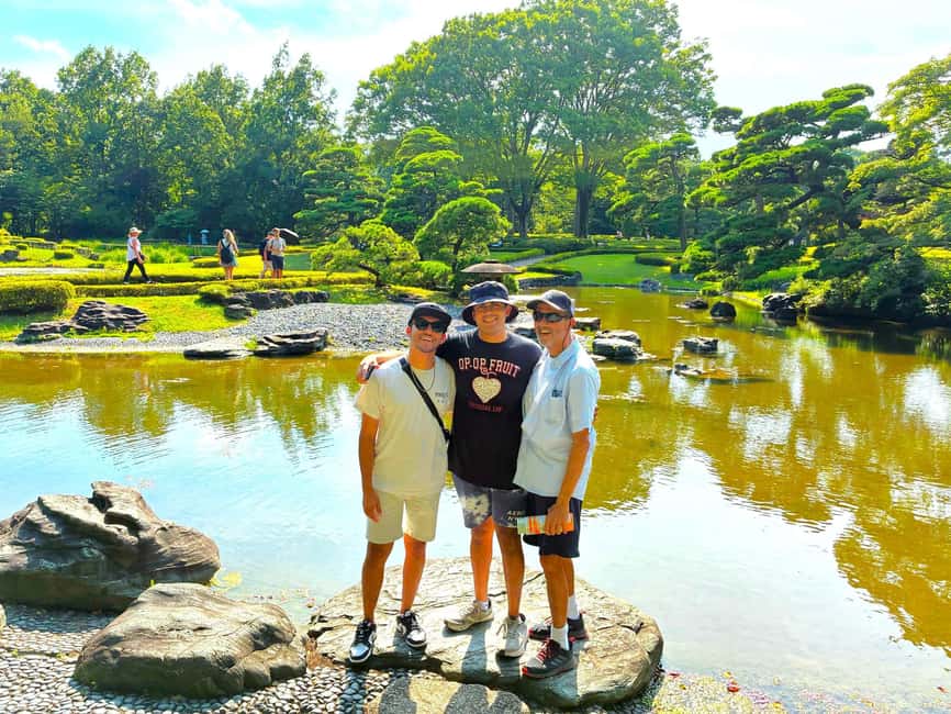 Tokyo: Edo Castle Ruins & Imperial Palace East Garden Tour - Edo Castle and Imperial East Garden in 2 hours: what the tour really feels like
