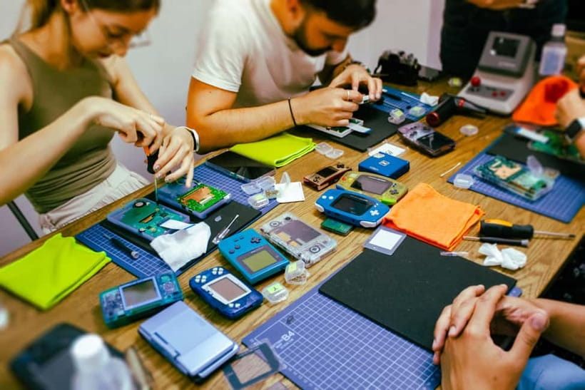 Tokyo: Gameboy Mod Workshop at Akihabara - A Very Tokyo Hobby, Turned Into a 2-Hour Workshop