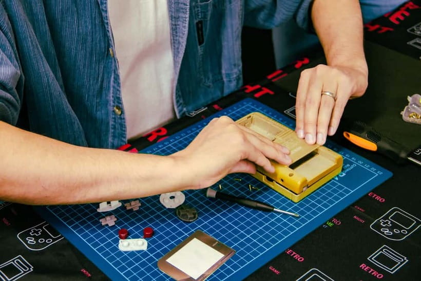 Tokyo: Gameboy Mod Workshop at Akihabara - Finding Wakita Building in Akihabara Without Stress