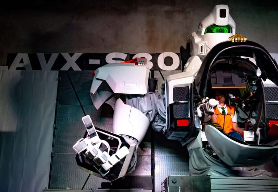 Tokyo: Giant Robot “Ingram” Factory Tour - Your “Manager” Checklist, The Inspection Paper Moment