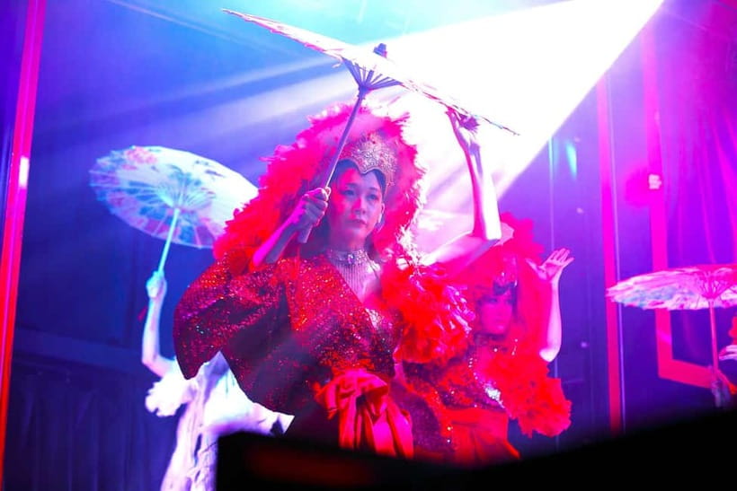 Tokyo GINZA: KONPARU Japanese Cabaret Show with Drink - Drinks, Snacks, and the a la carte menu: what is included versus extra