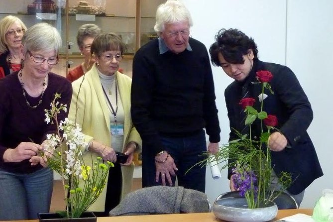 Tokyo Ikebana, Japanese Traditional Flower Arrangement Experience - Learning the basics: angles, shape, and why it looks right