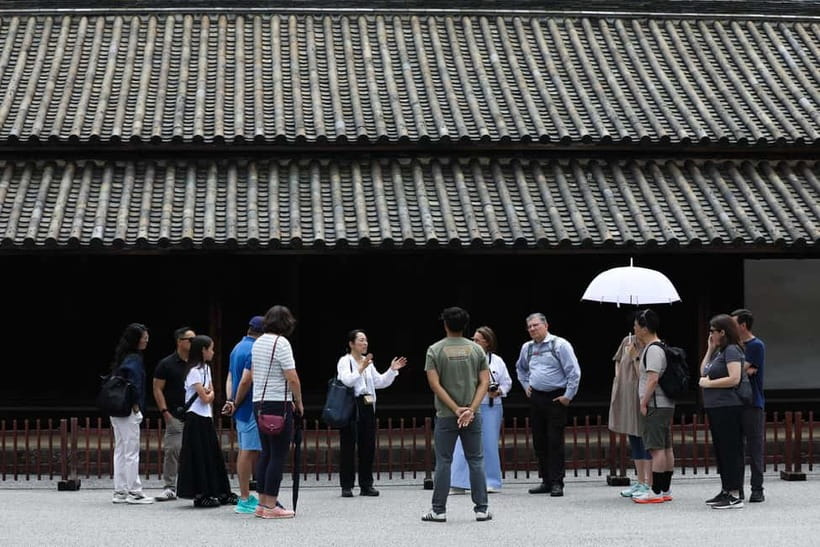 Tokyo: Imperial Palace East Gardens Walking Tour - Starting at Kokyo Gaien, then walking into Edo Castle reality