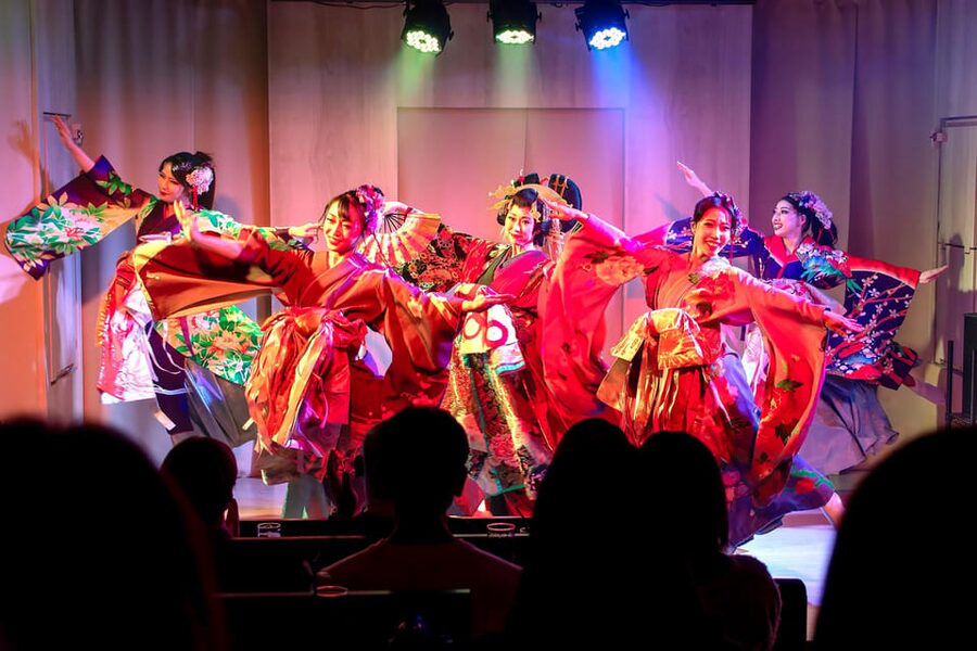 Tokyo: Japanese Dance Cabaret Theater Asakusa-Kaguwa Ticket - Seats and drinks: what the price gets you (and why it can still feel fair)