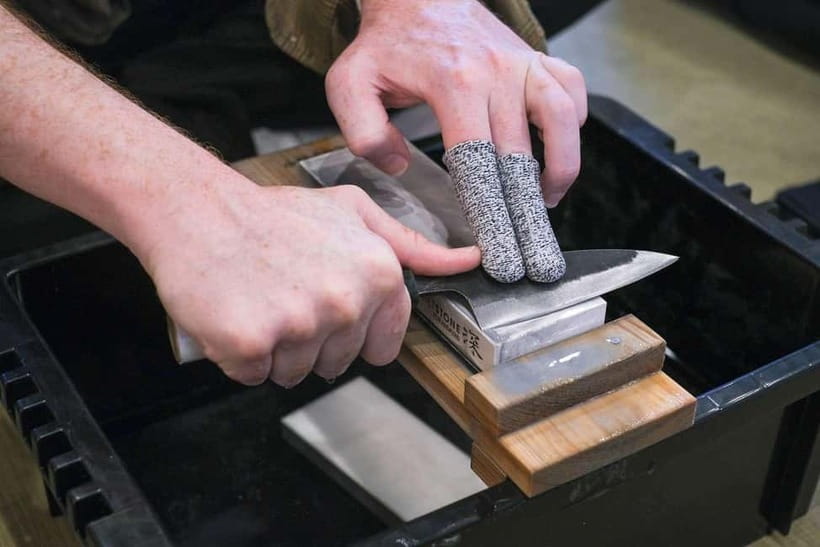 Tokyo: Knife Making Workshop (Sharpening, Engraving) - From Haori to Name Badge, The Start That Gets You In Motion