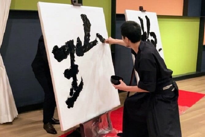 Tokyo Manga Drawing Experience Pro Artist Workshop & MangaHistory - Who should book this manga workshop