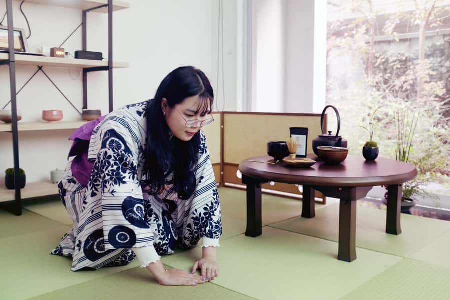Tokyo: Matcha and Kimono Experience - Finding the Meeting Point by Yotsuya Station (and Why Socks Matter)