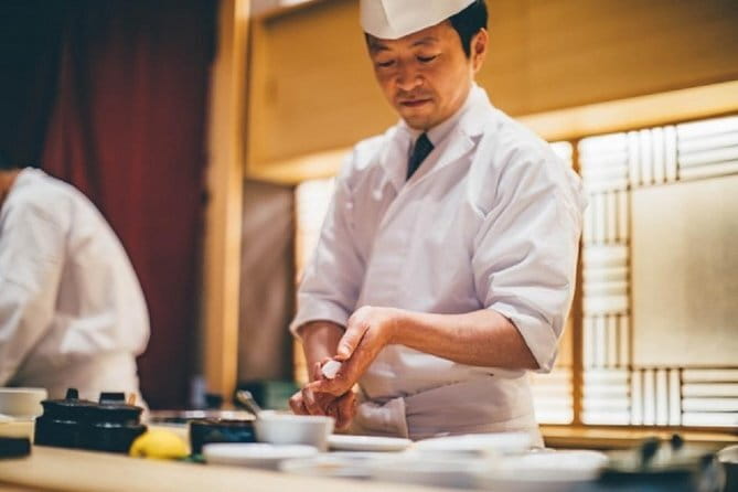 Tokyo Morning Tour : Meiji Shrine, Asakusa and Fish Market - Senso-ji in Asakusa: Kaminarimon, Nakamise-dori, and a classic finish