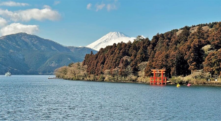 Tokyo: Mt. Fuji and Hakone Tour with Cable Car and Cruise - Shinjuku to Fuji, plus the road route that quietly matters