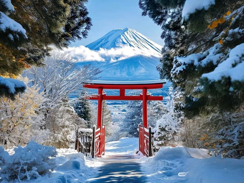 Tokyo: Mt. Fuji & Lake Kawaguchi Instagram Full Day Trip - Arakurayama Sengen Park and the Chureito Pagoda: the day’s big view