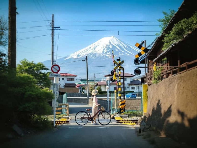 Tokyo: Mt. Fuji & Lake Kawaguchi Instagram Full Day Trip - Timing, group size, and what the 10 hours really means