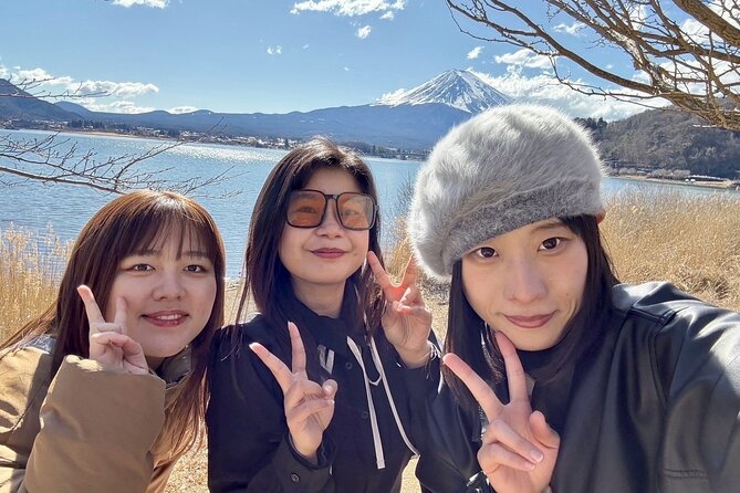 Tokyo: Mt.Fuji & Lake Kawaguchiko 1-Day Bus Tour w/Optional Lunch - Saiko Iyashi no Sato Nenba: the thatched-roof village finale