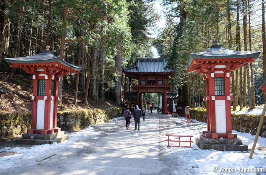 Tokyo: Nikko Day Tour Shrines, Lake Chūzenji & Kegon Falls - Comfort details that make a full day in Nikko easier