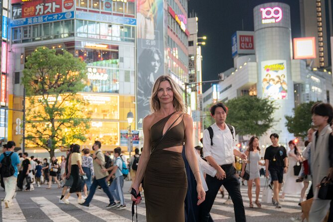 Tokyo Portrait Tour with a Professional Photographer - How the Photographer Helps You Pose (And Learn Tokyo Fast)