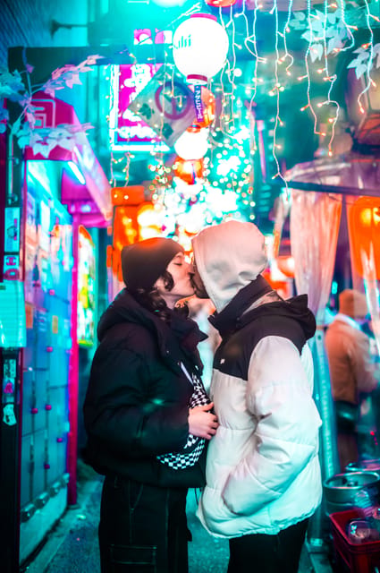 Tokyo Private photo tour with Nightstreet Neon photographer - How Okawara Hiroyuki shapes your plan in one private hour