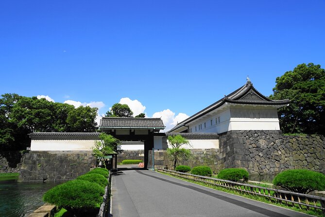 Tokyo Private Tour! Edo Castle & Imperial Palace East Gardens - How to choose a guide style that fits you