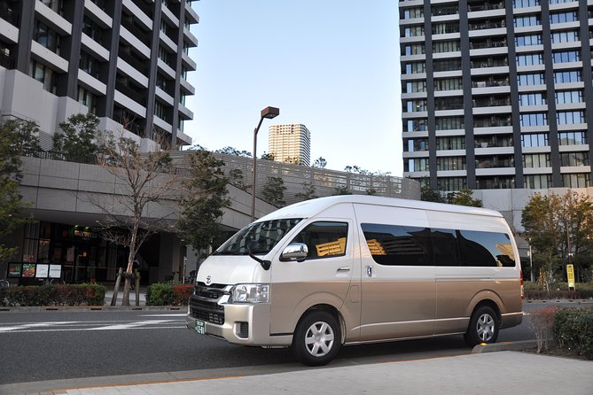Tokyo private transfer to Narita Airport (NRT) - Water, air-conditioning, and the small comforts that matter