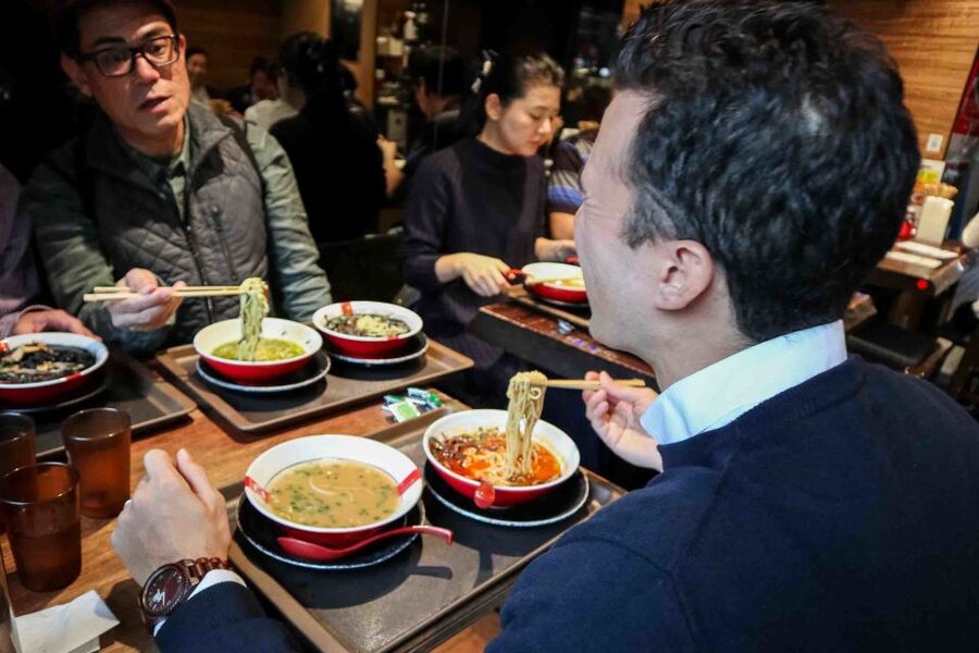 Tokyo: Ramen Tasting Tour with 6 Mini Bowls of Ramen - Shibuya route: Hokkaido classics, fusion tonkotsu, and curry ramen