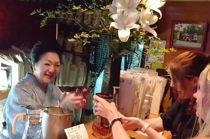 Tokyo Shinbashi Night Tour: Local Guide & Drinks at Snack Bars - Drinks and snack bars: what included really buys you