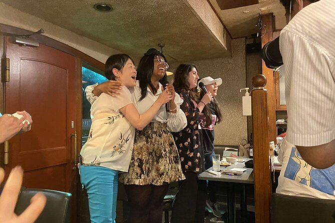 Tokyo Shinbashi Night Tour: Local Guide & Drinks at Snack Bars - Practical tips so your night goes smoothly