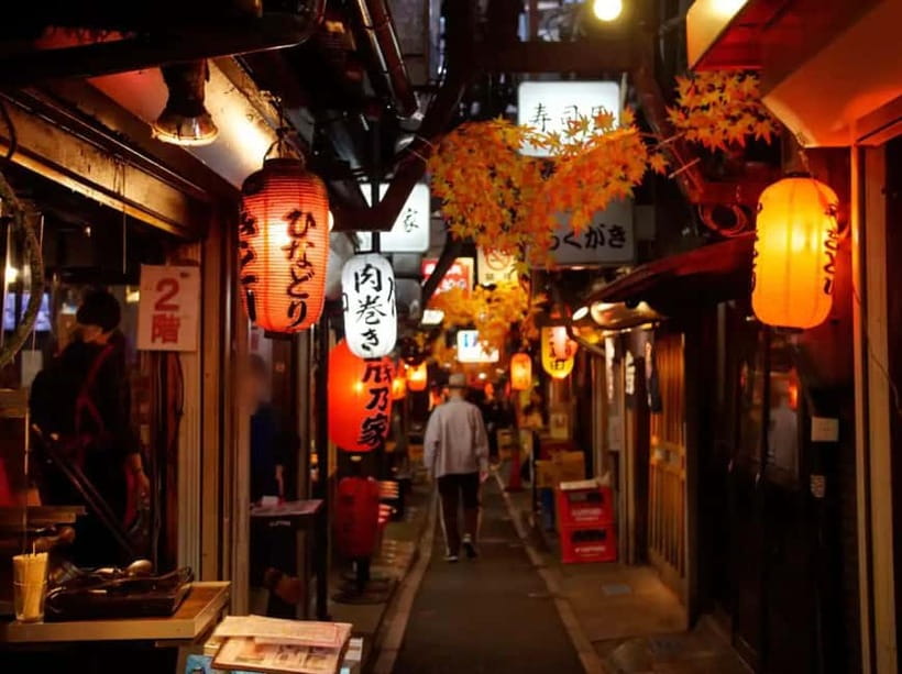 Tokyo: Shinjuku Bar and Izakaya Hopping Tour - Price and value: $25 plus what you choose to eat