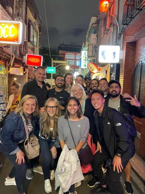 Tokyo: Shinjuku Bar and Izakaya Hopping Tour - The Shinjuku view: streets, mood, and the “night at street level” feel