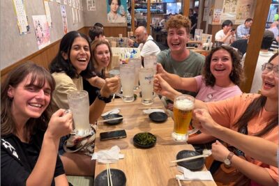 Tokyo Shinjuku Bar Hopping –Wagyu , Ramen & 7 Dishes