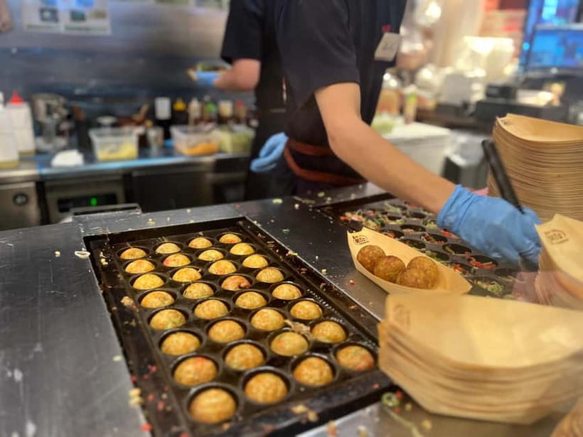 Tokyo: Shinjuku Food Tour (15 Dishes and 4 Eateries) - The guide makes it work: English explanations and story-driven ordering