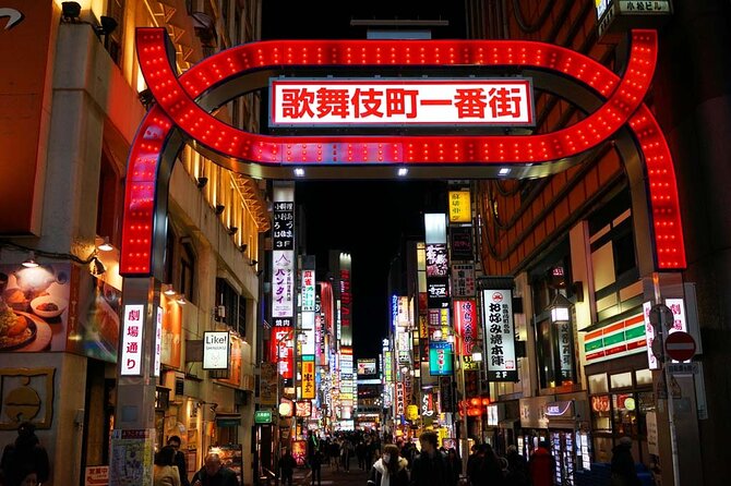 Tokyo Shinjuku Night Tour with Pachinko Gaming Experience - The guide experience: why Zen-style attention makes a difference