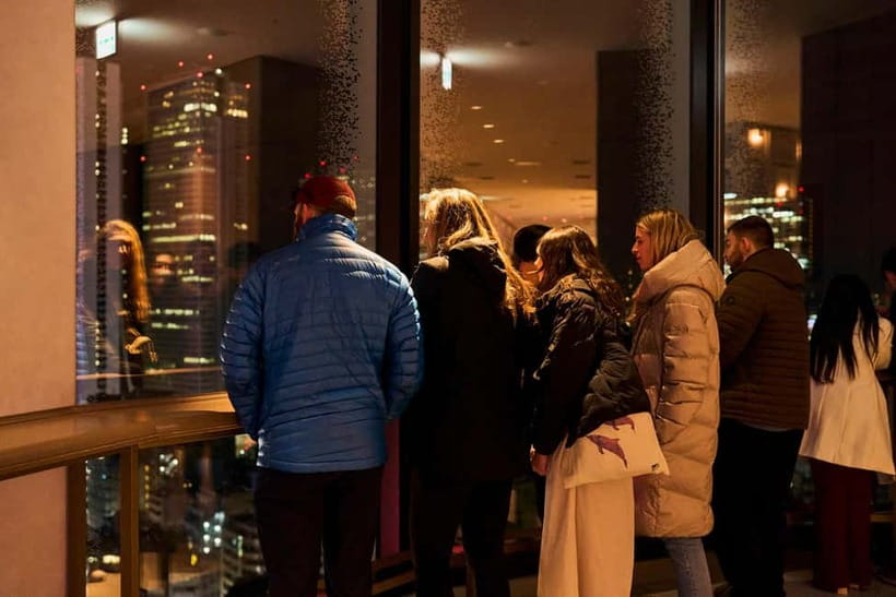 Tokyo: Shinjuku Nightlife & Secret Backstreets Walking Tour - Tokyu Kabukicho Tower: your scheduled pause and vantage point