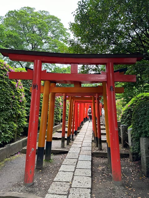 Tokyo:Stroll in Old traditional culture towns~Yanaka & Nezu - Yoshida Liquor Store and Yanaka Ginza: shopping street energy, but local