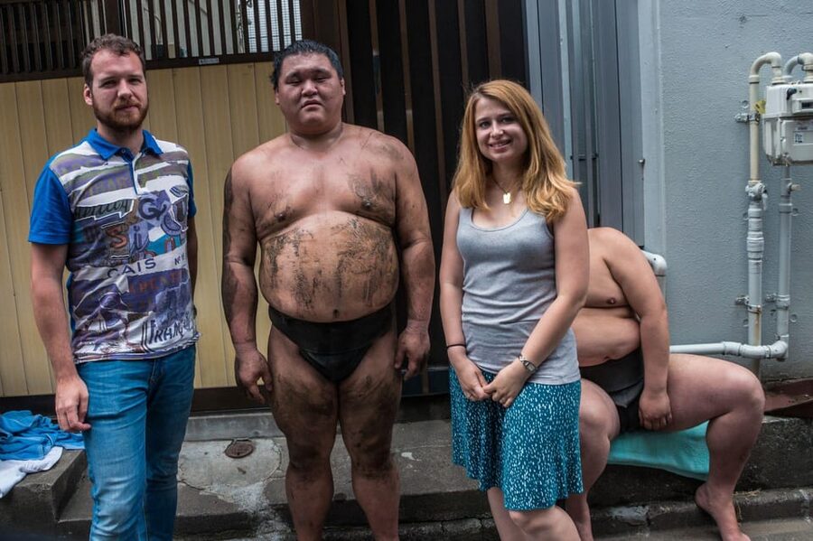 Tokyo: Sumo Morning Practice Viewing Tour - Photos with Wrestlers: How to Get a Great Moment Without Breaking Etiquette