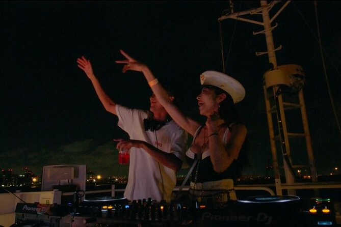 Tokyo Sunset Boat Party with Music Drinks and Vibes - Who This Tokyo Bay Party Is Best For