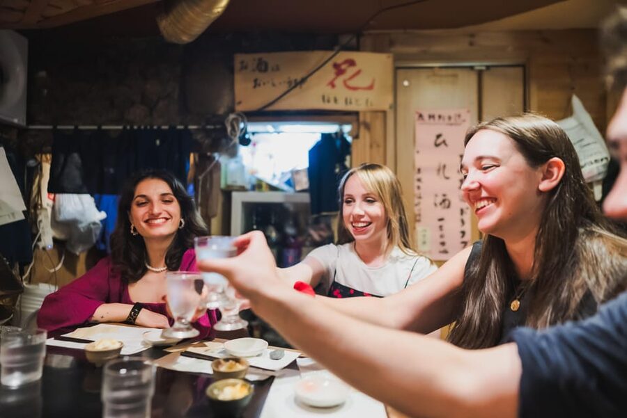 Tokyo: The Best of Izakaya in Shinjuku Food & Cultural Tour - Entering Shinjuku Izakaya Mode, 17:00 to 20:30