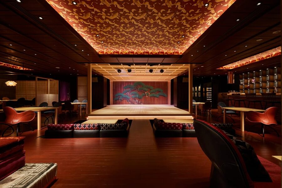 Tokyo: Traditional Japanese Performing Arts Show and Dinner - SUIGIAN under Fukutoku Shrine, Tokyo’s quiet performance mood