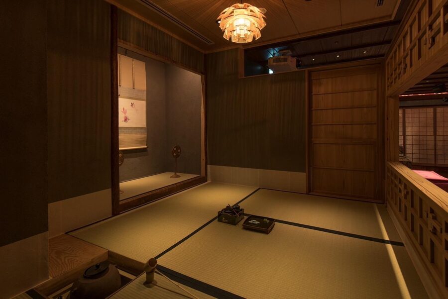 Tokyo: Traditional Japanese Performing Arts Show and Dinner - The dinner is the main event: a seasonal kaiseki course you can follow