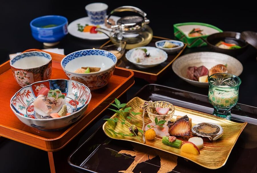 Tokyo: Traditional Japanese Performing Arts Show and Dinner - The 350-year Nagasaki dinnerware detail that makes the room feel real