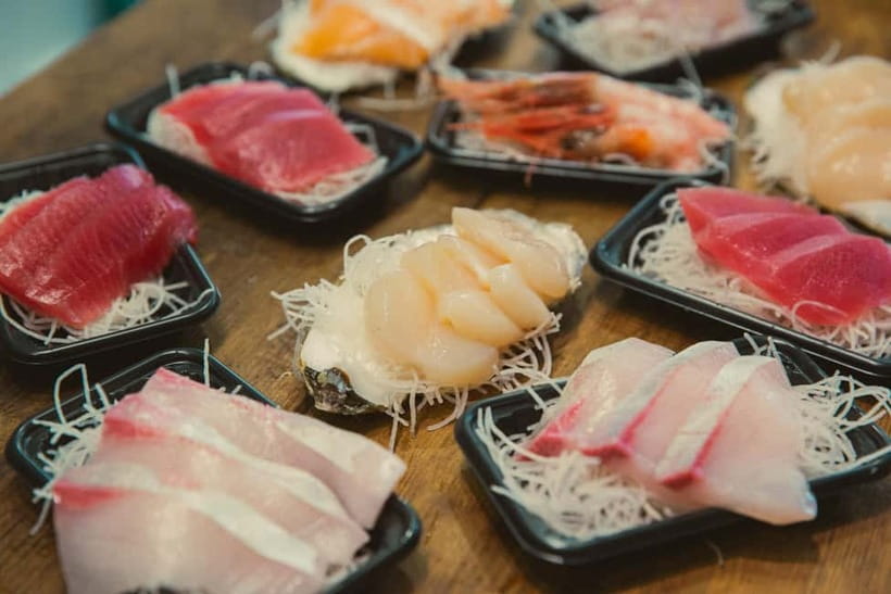 Tokyo: Tsukiji Fish Market Culture Tour with Sashimi Tasting - The Guided Walk Through the Outer Market (Why Small Groups Matter)