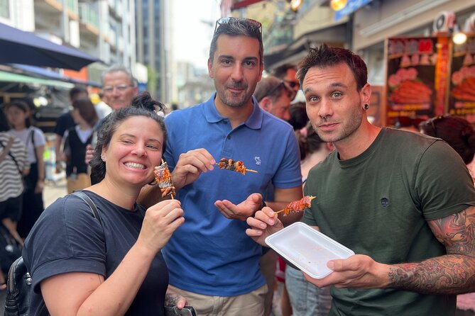Tokyo: Tsukiji Fish Market Food and Walking tour - Stop 2, Tsukiji Fish Market: tuna-leaning culture and smart ordering